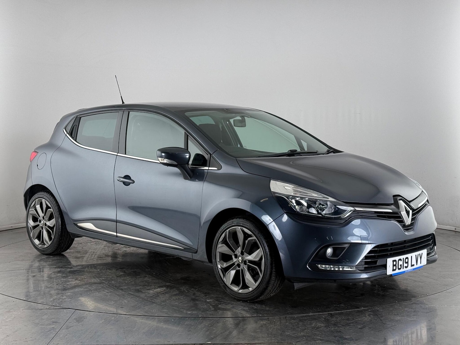 Used Renault Clio 2019 for sale - 76467491: Photo 1