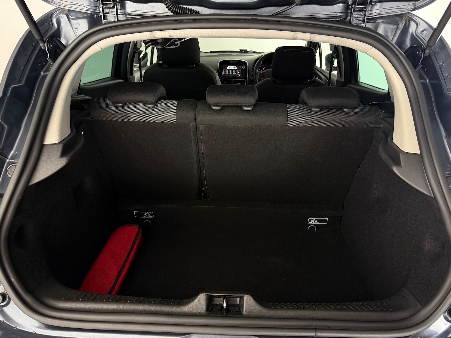 Used Renault Clio 2019 for sale - 76467491: Photo 13