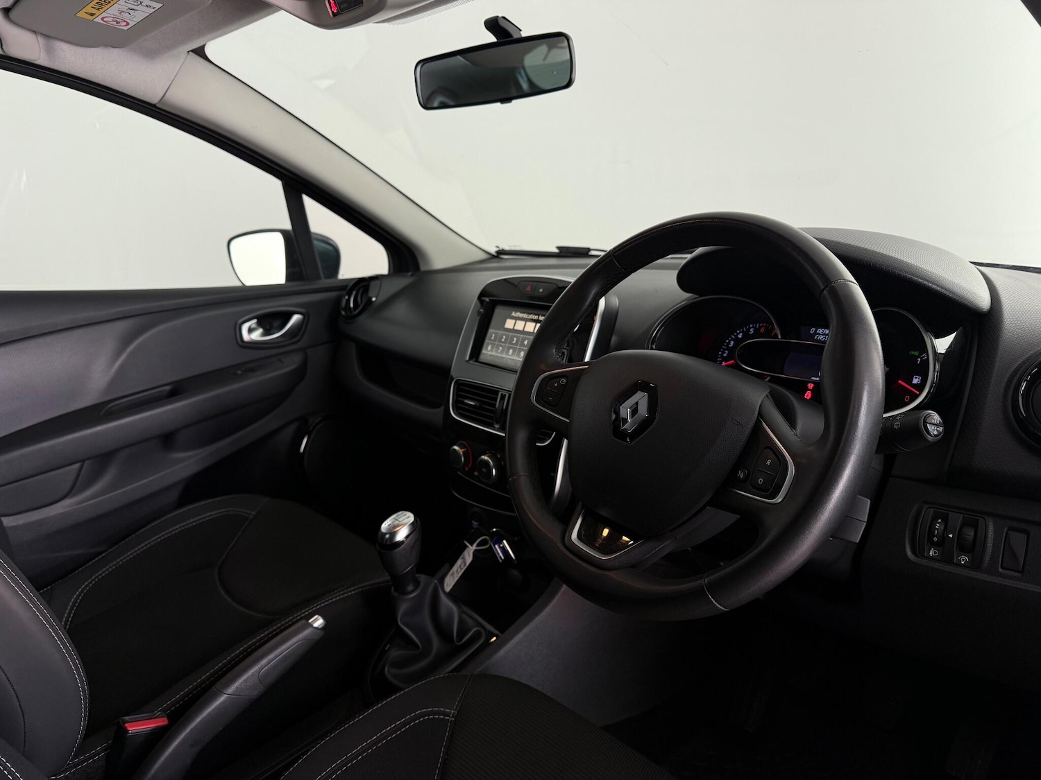 Used Renault Clio 2019 for sale - 76467491: Photo 15