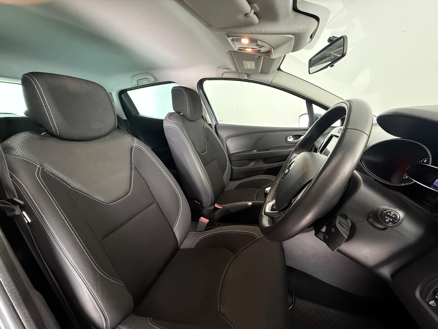 Used Renault Clio 2019 for sale - 76467491: Photo 16