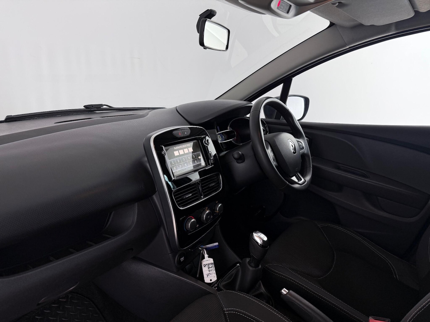 Used Renault Clio 2019 for sale - 76467491: Photo 17