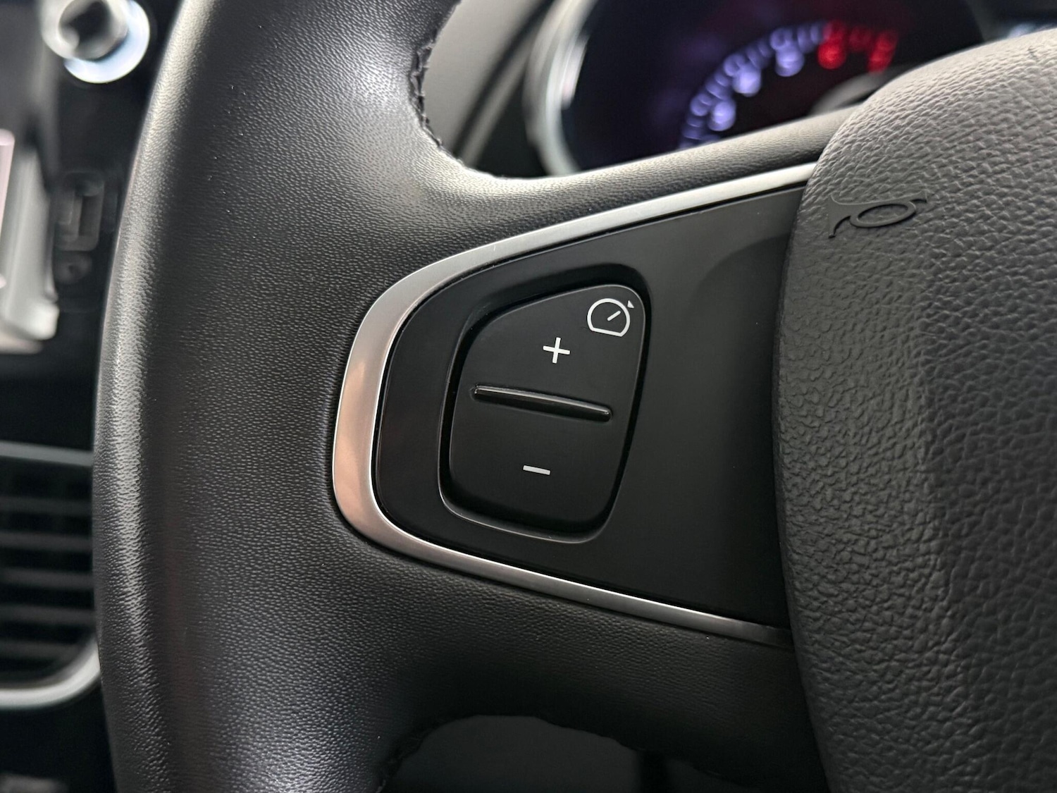 Used Renault Clio 2019 for sale - 76467491: Photo 23