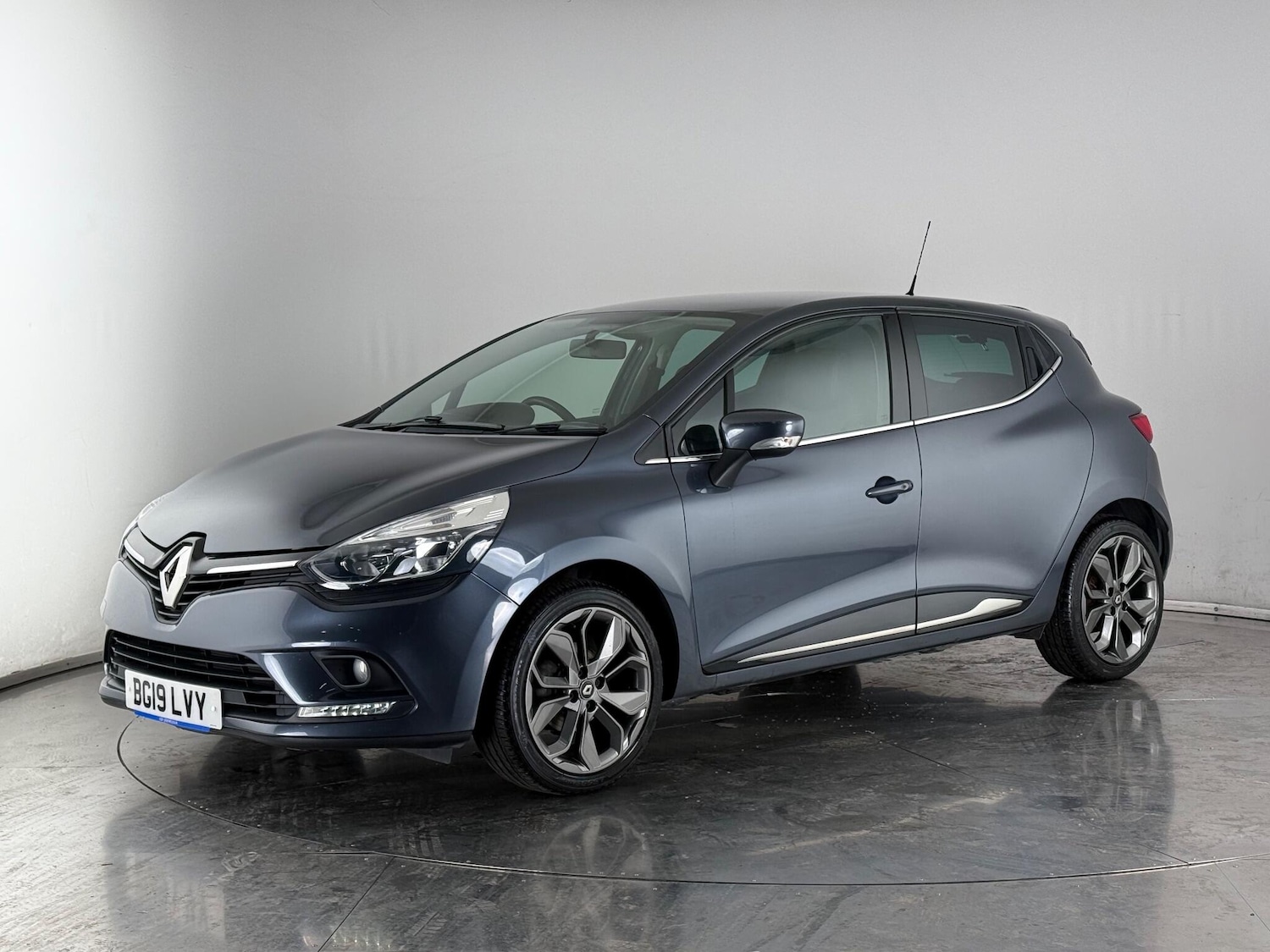 Used Renault Clio 2019 for sale - 76467491: Photo 3