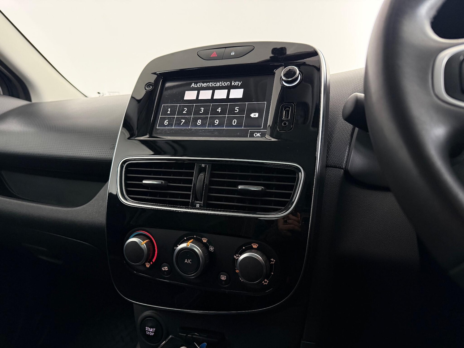 Used Renault Clio 2019 for sale - 76467491: Photo 31