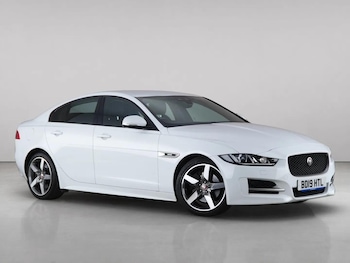 Used Jaguar XE 2019 for sale - 79026529: Photo