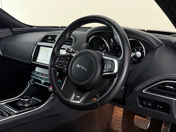 Used Jaguar XE 2019 for sale - 79026529: Photo