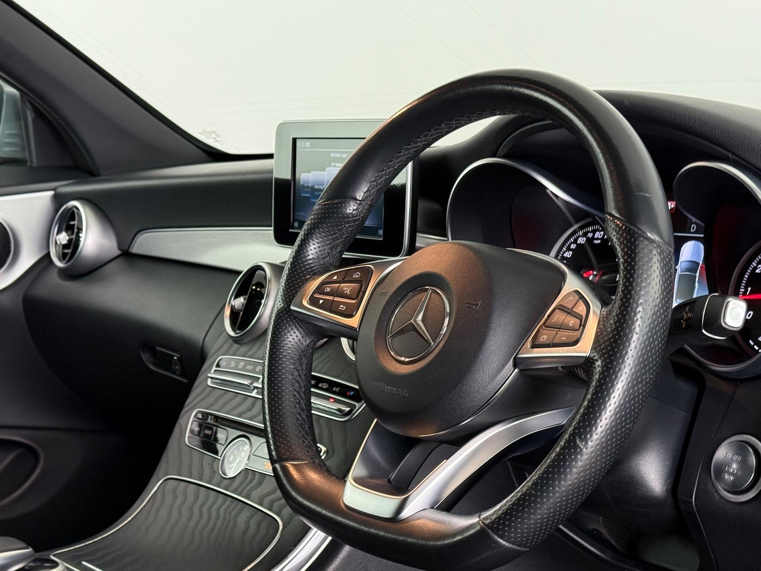 Used Mercedes-Benz C Class 2018 for sale - 77259902: Photo 17