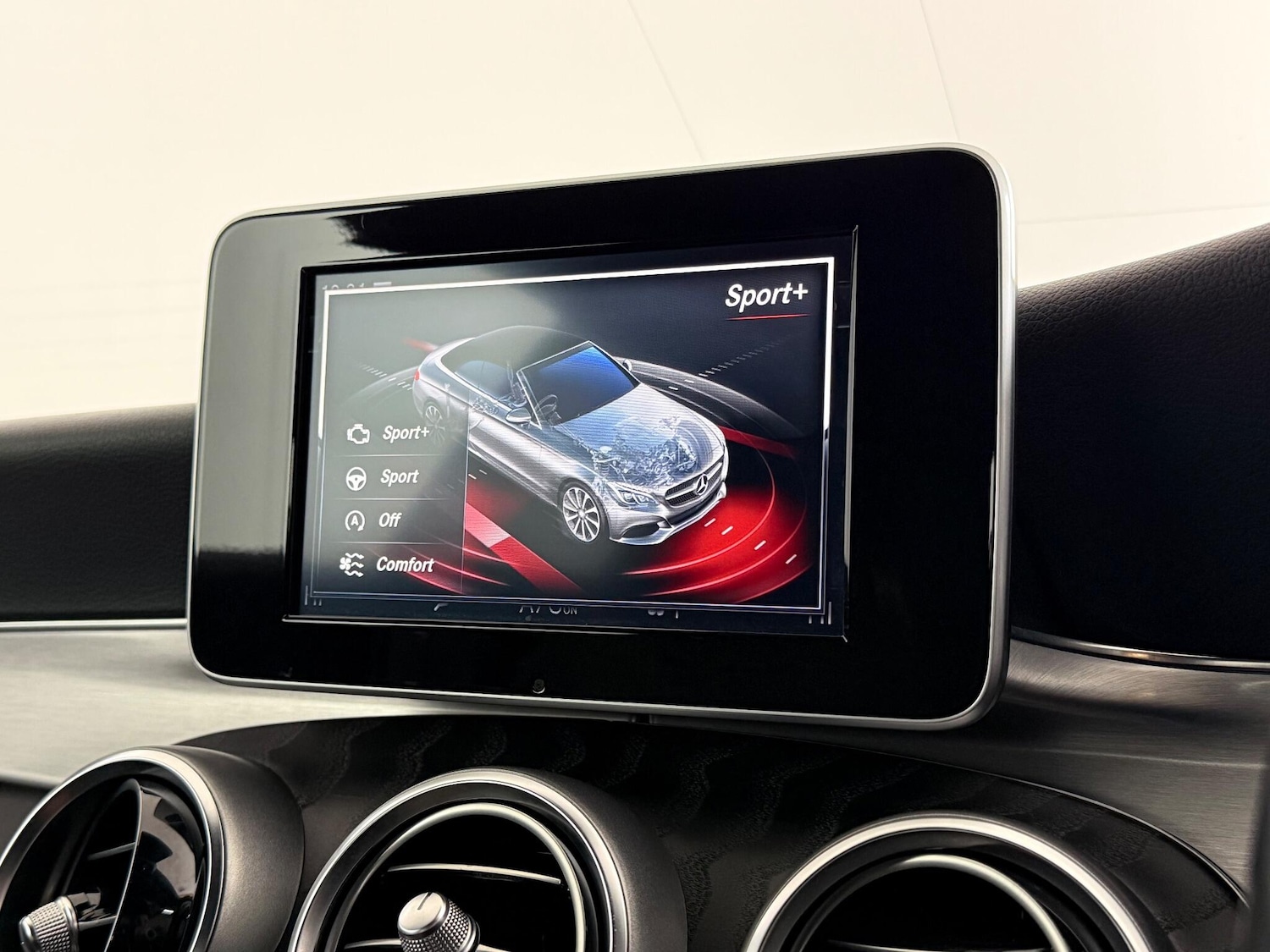 Used Mercedes-Benz C Class 2018 for sale - 77259902: Photo 33