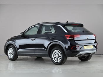 Used Volkswagen T-Roc 2023 for sale - 78073353: Photo