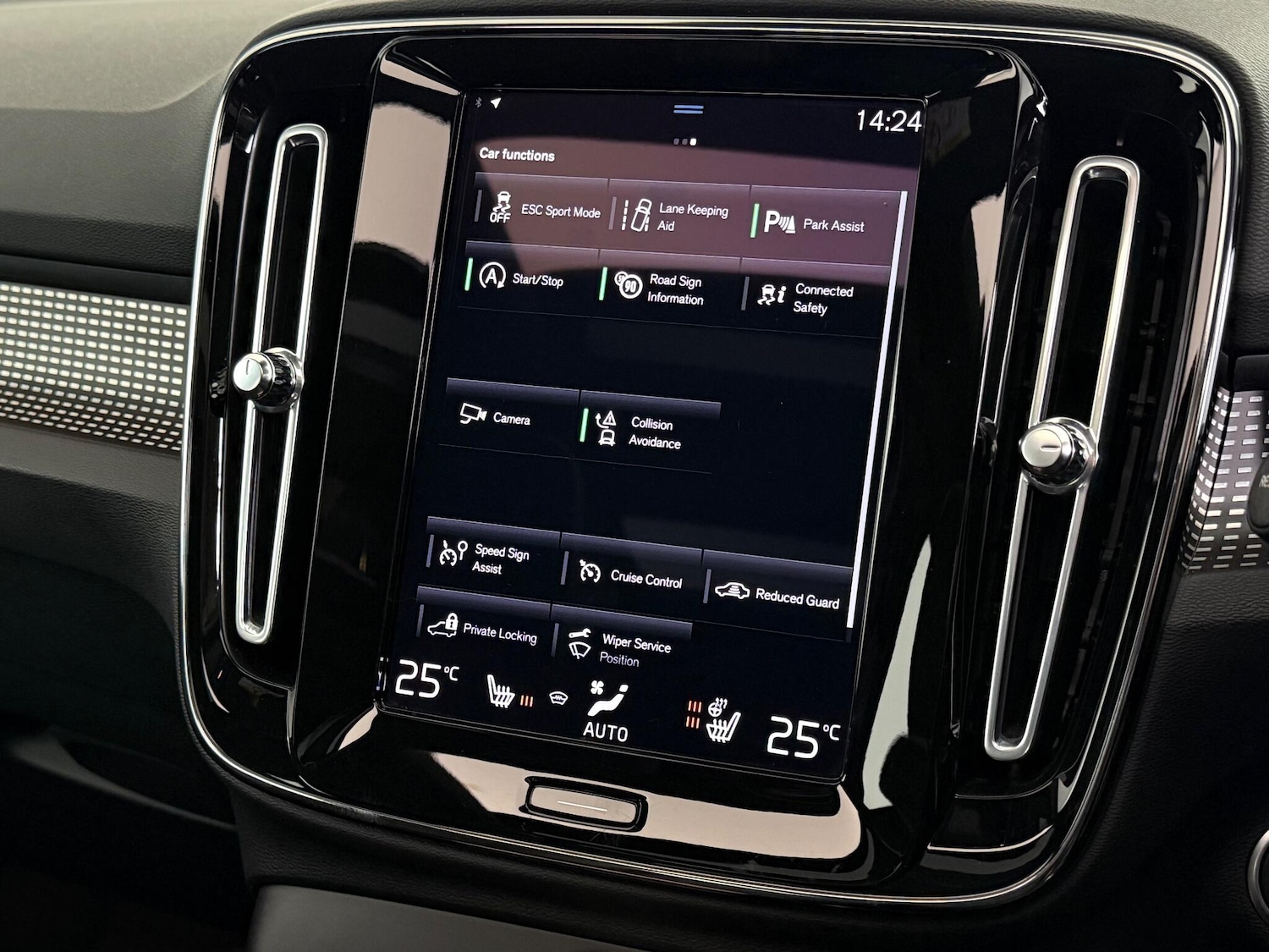 Used Volvo XC40 2022 for sale - 77091402: Photo 34