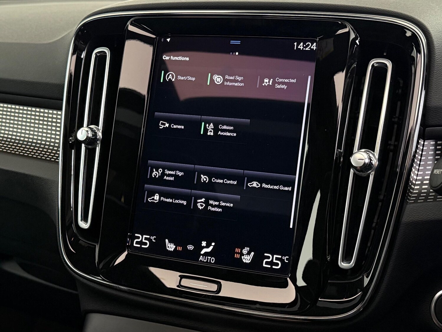 Used Volvo XC40 2022 for sale - 77091402: Photo 37