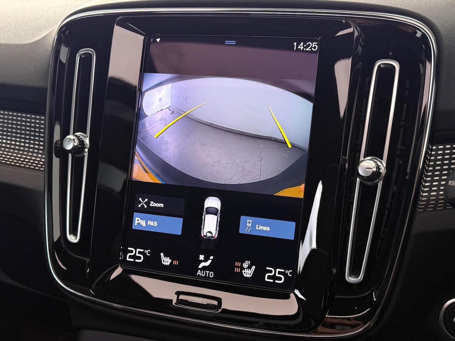 Used Volvo XC40 2022 for sale - 77091402: Photo 38