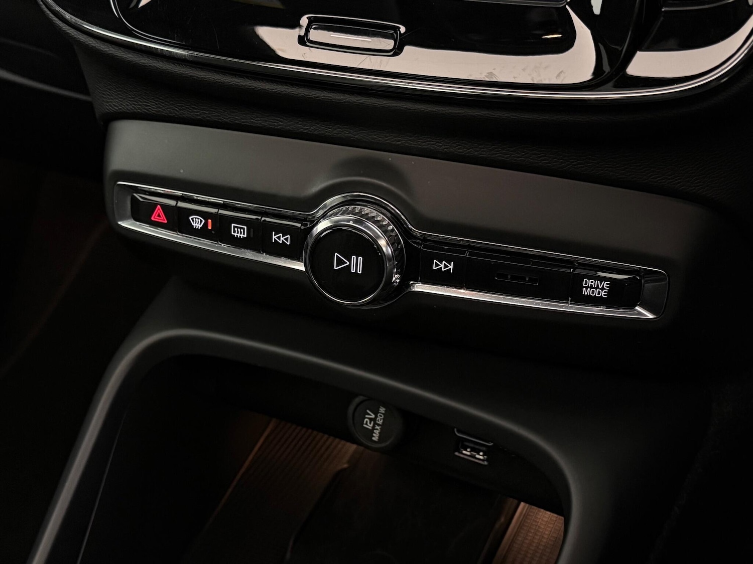 Used Volvo XC40 2022 for sale - 77091402: Photo 42