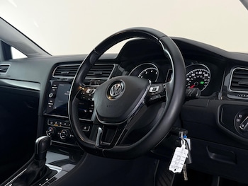 Used Volkswagen Golf 2020 for sale - 78602135: Photo