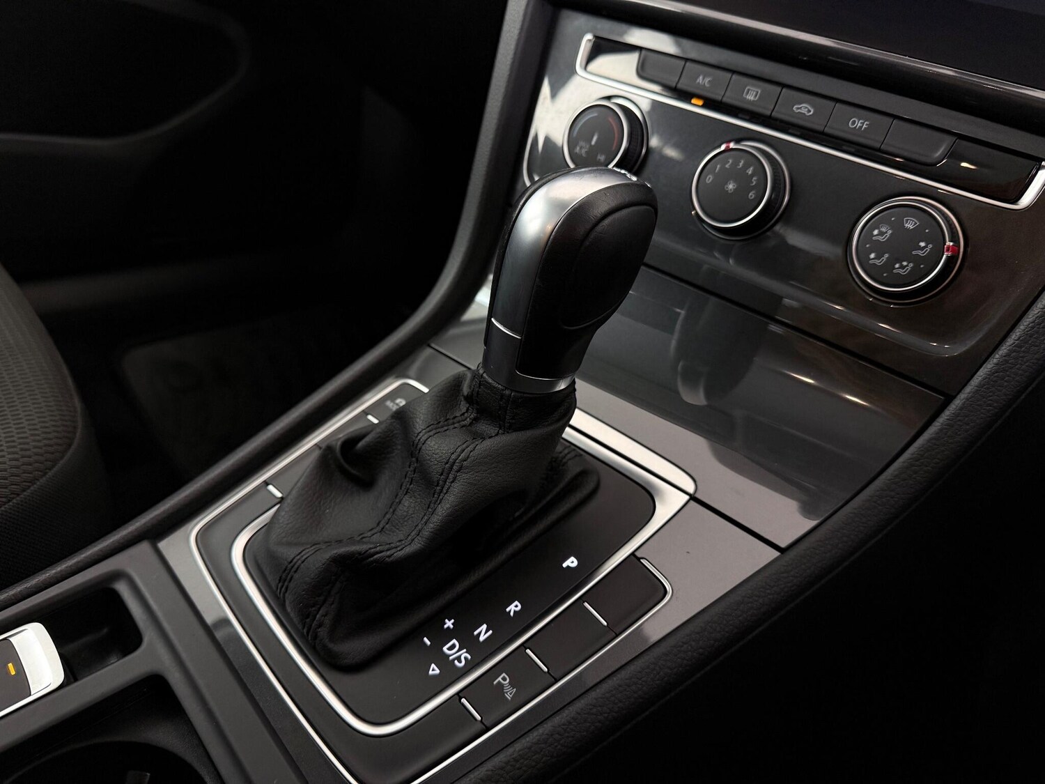 Used Volkswagen Golf 2018 for sale - 77246406: Photo 31