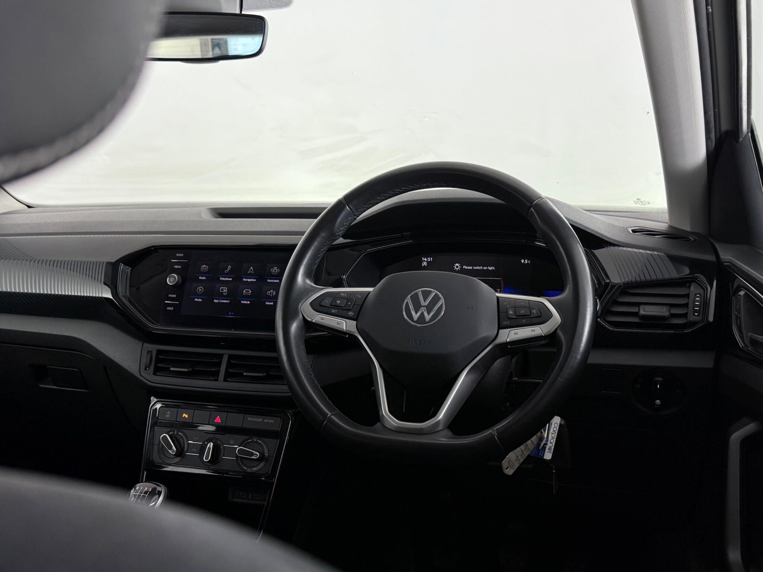 Used Volkswagen T-Cross 2023 for sale - 77259709: Photo 16