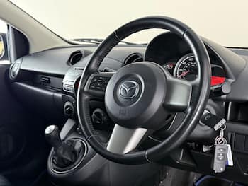 Used Mazda Mazda2 2013 for sale - 79401636: Photo