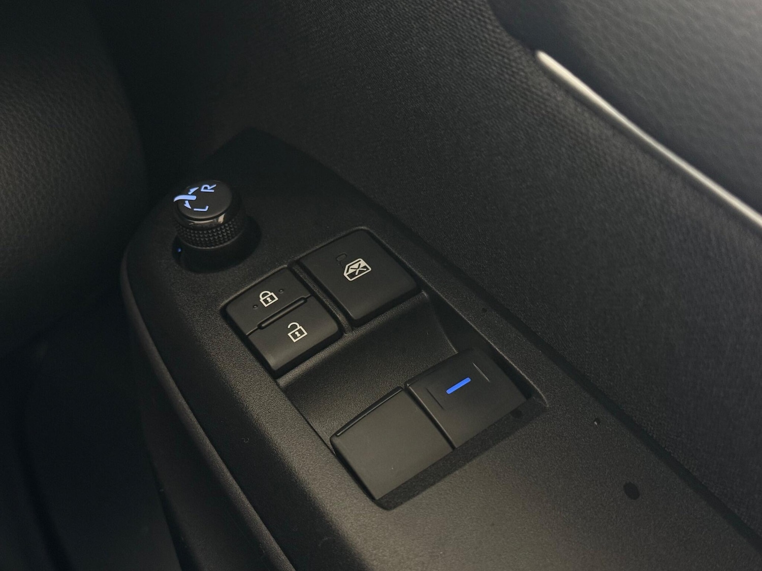 Used Toyota Yaris 2023 for sale - 77182608: Photo 31