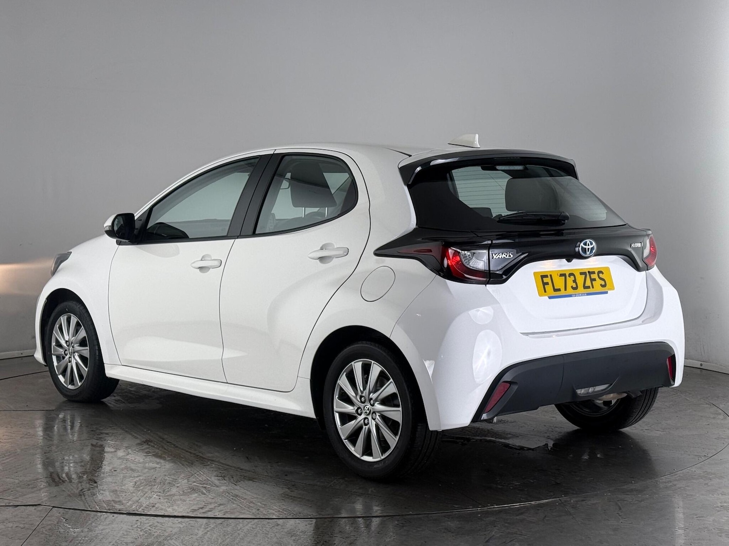 Used Toyota Yaris 2023 for sale - 77182608: Photo 4