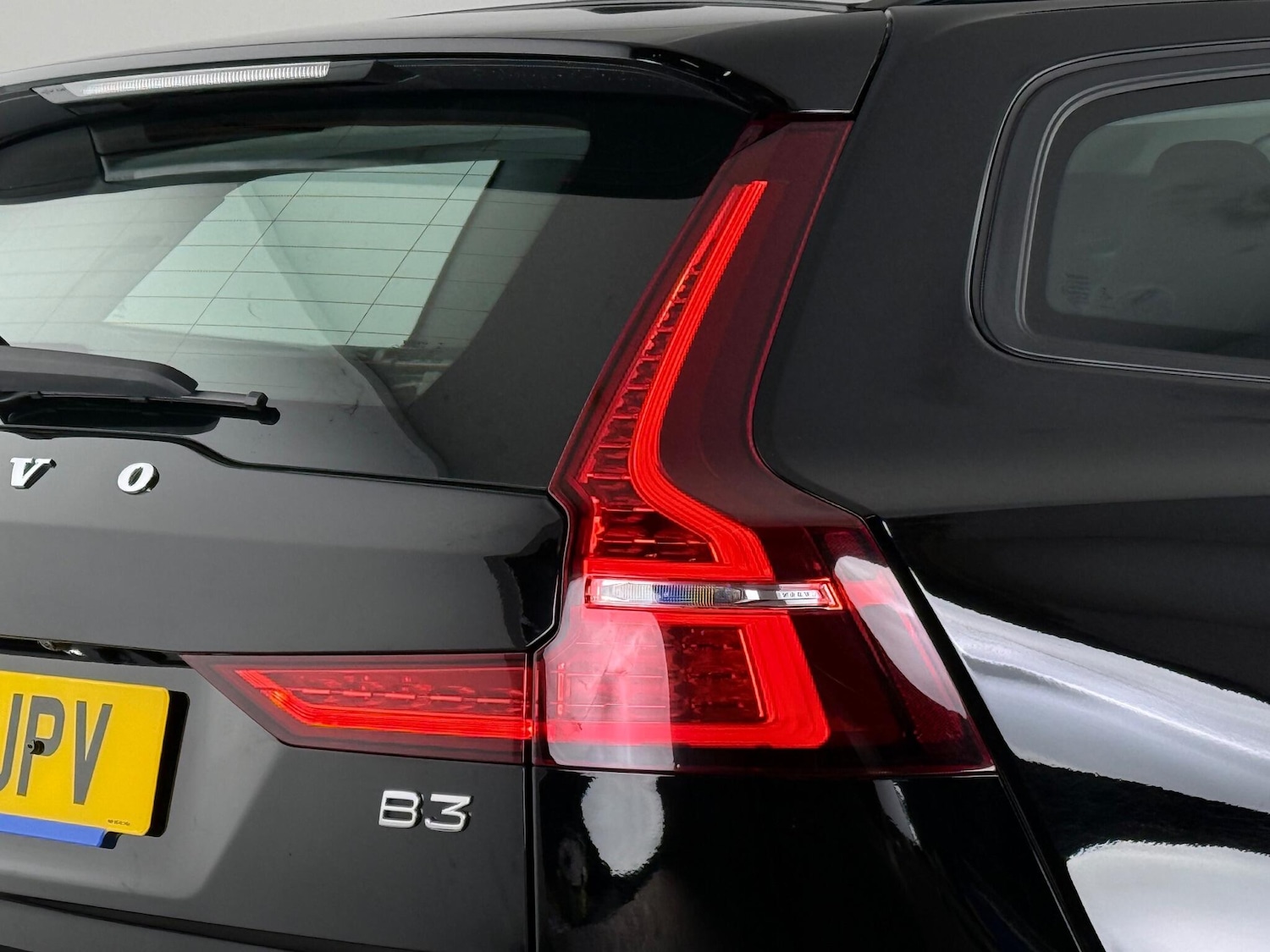 Used Volvo V60 2021 for sale - 76511960: Photo 10