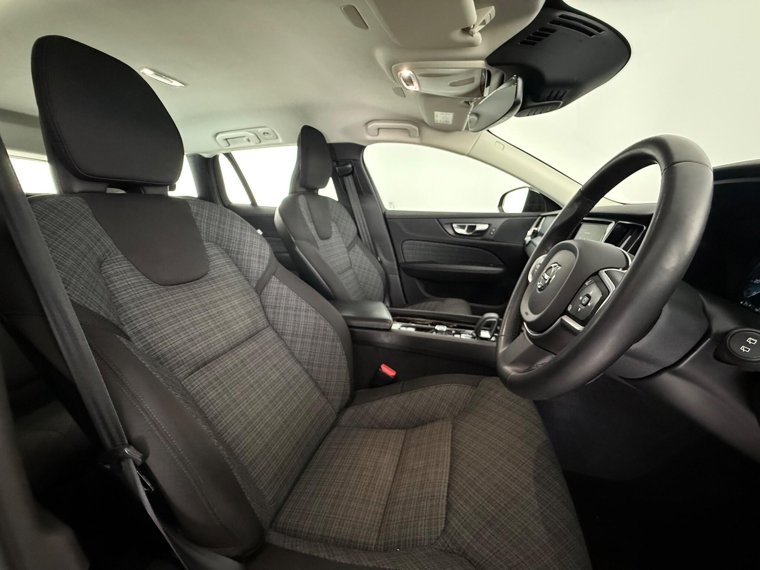 Used Volvo V60 2021 for sale - 76511960: Photo 17