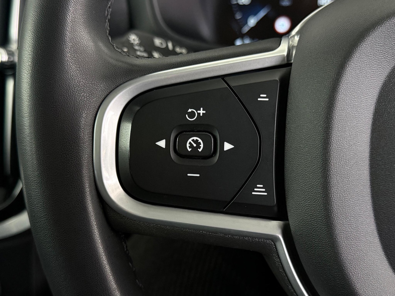 Used Volvo V60 2021 for sale - 76511960: Photo 25