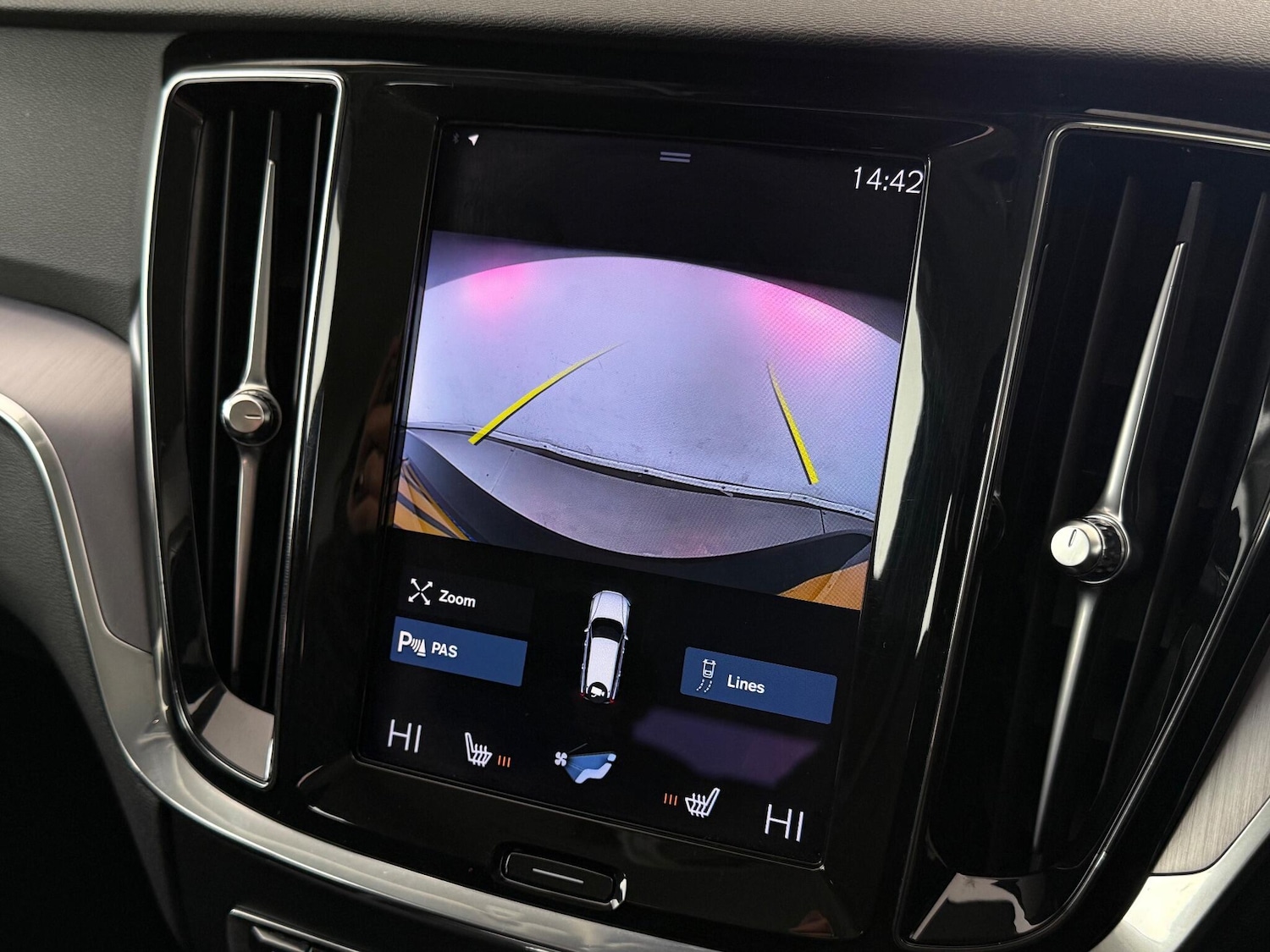 Used Volvo V60 2021 for sale - 76511960: Photo 41