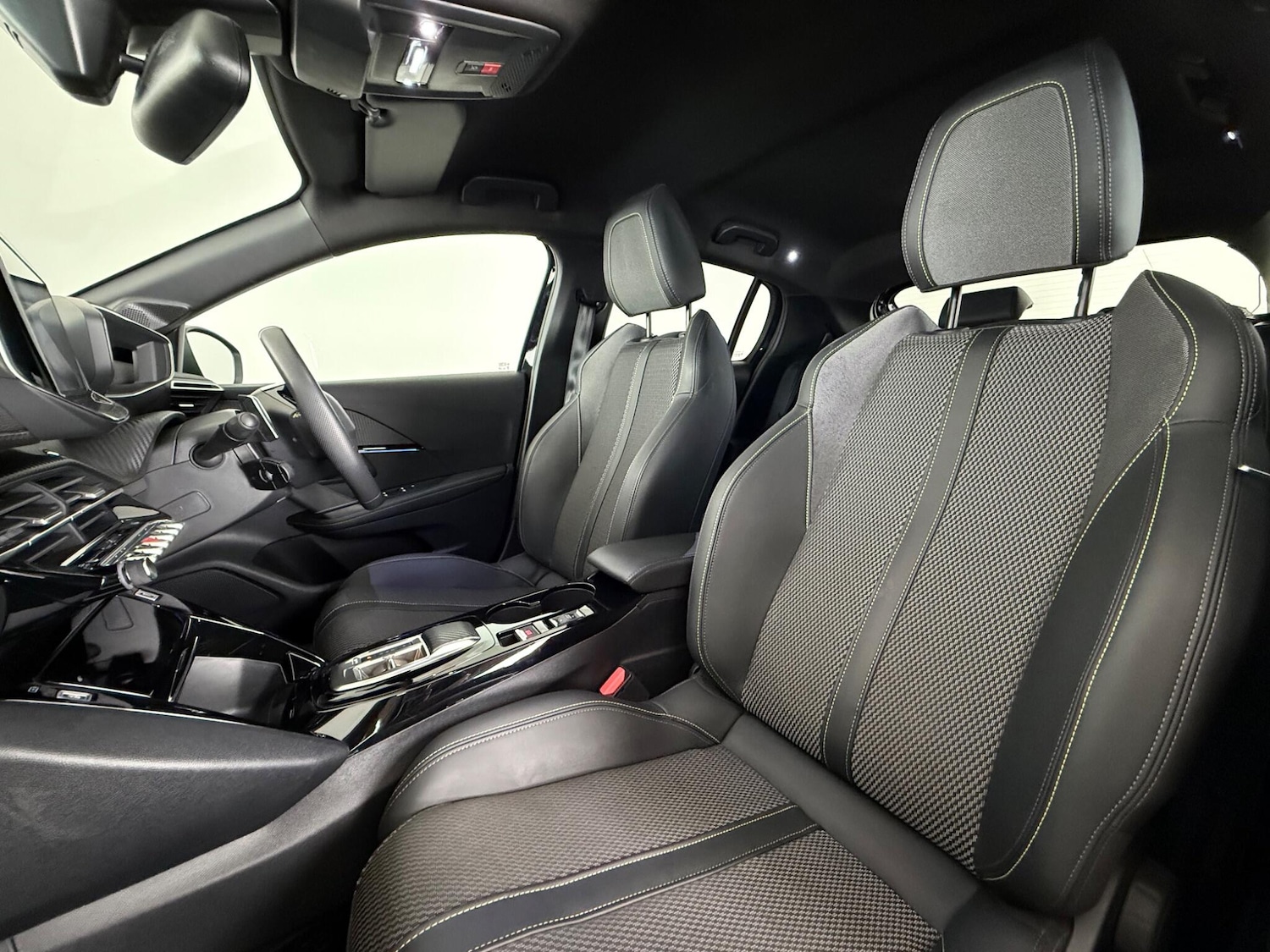 Used Peugeot 208 2025 for sale - 76466858: Photo 17