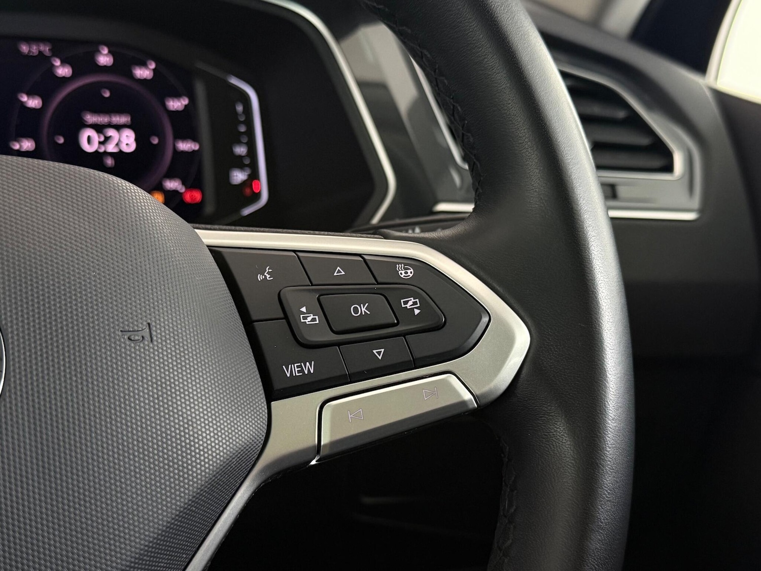 Used Volkswagen Tiguan 2021 for sale - 77217523: Photo 24