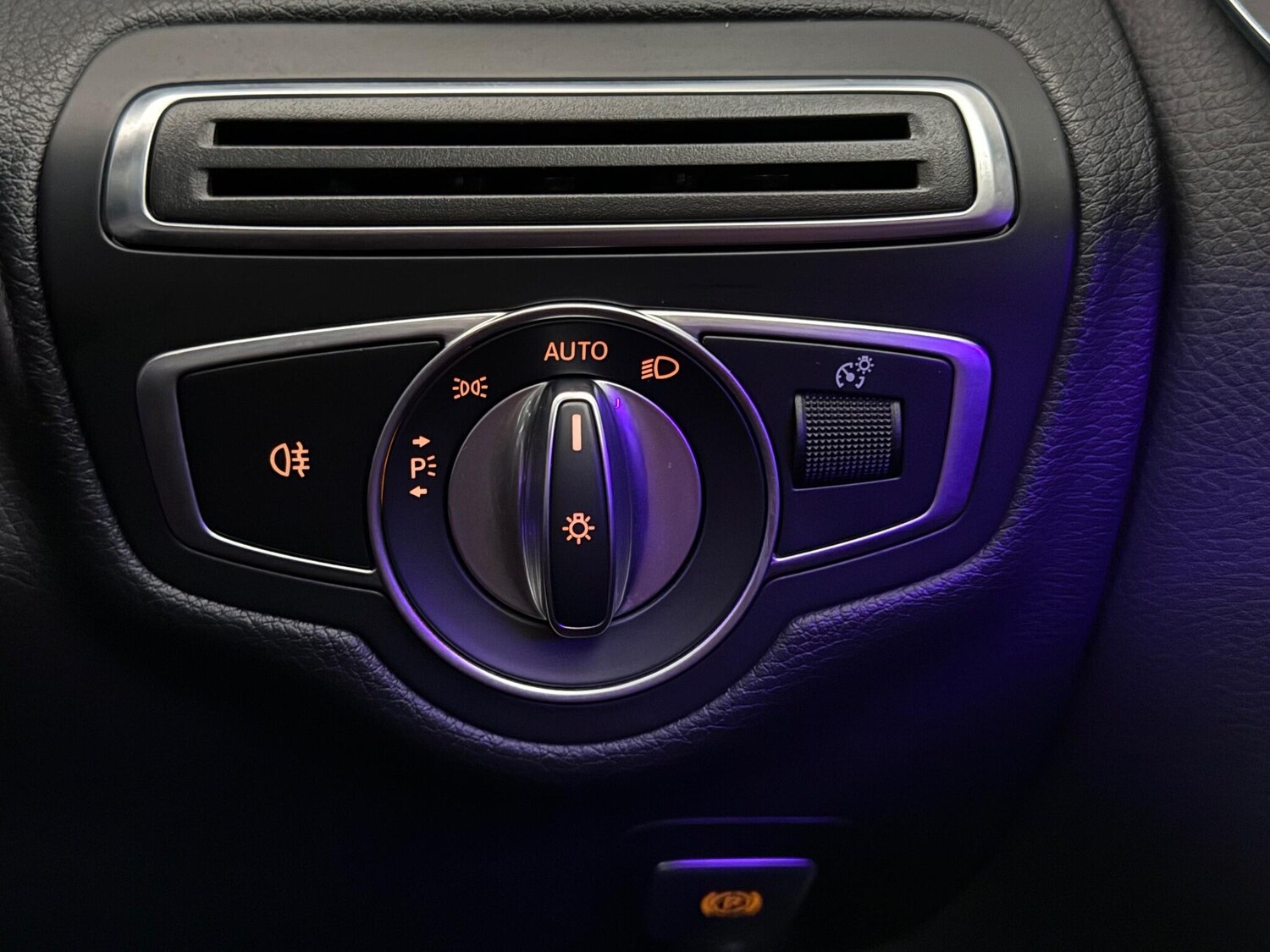 Used Mercedes-Benz C Class 2020 for sale - 77054042: Photo 35