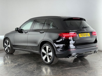 Used Mercedes-Benz GLC 2019 for sale - 75671719: Photo