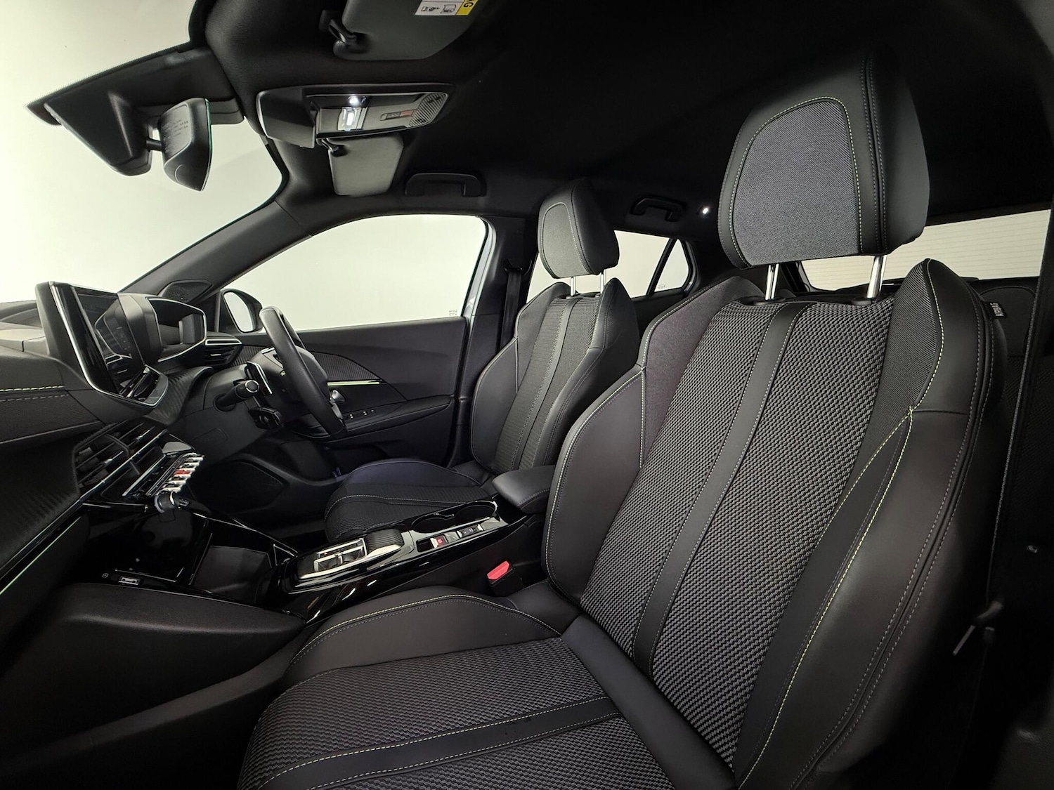 Used Peugeot 2008 2023 for sale - 77280057: Photo 12