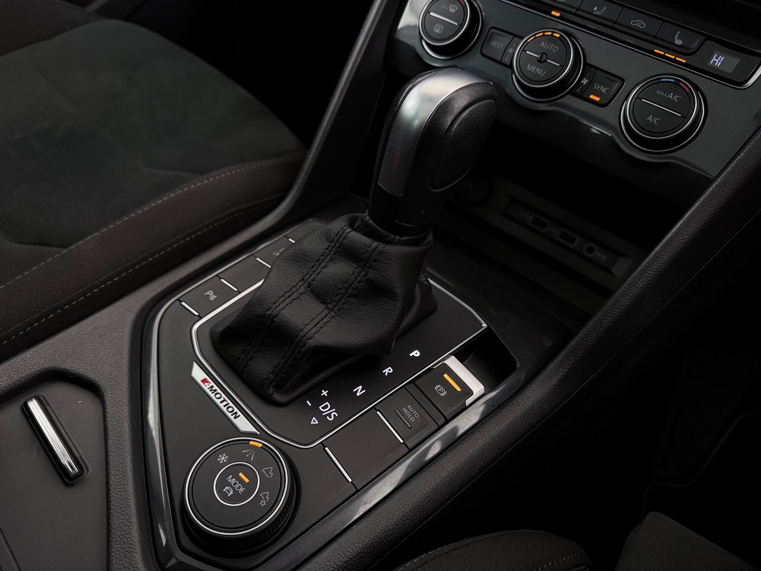 Used Volkswagen Tiguan 2020 for sale - 77054068: Photo 42