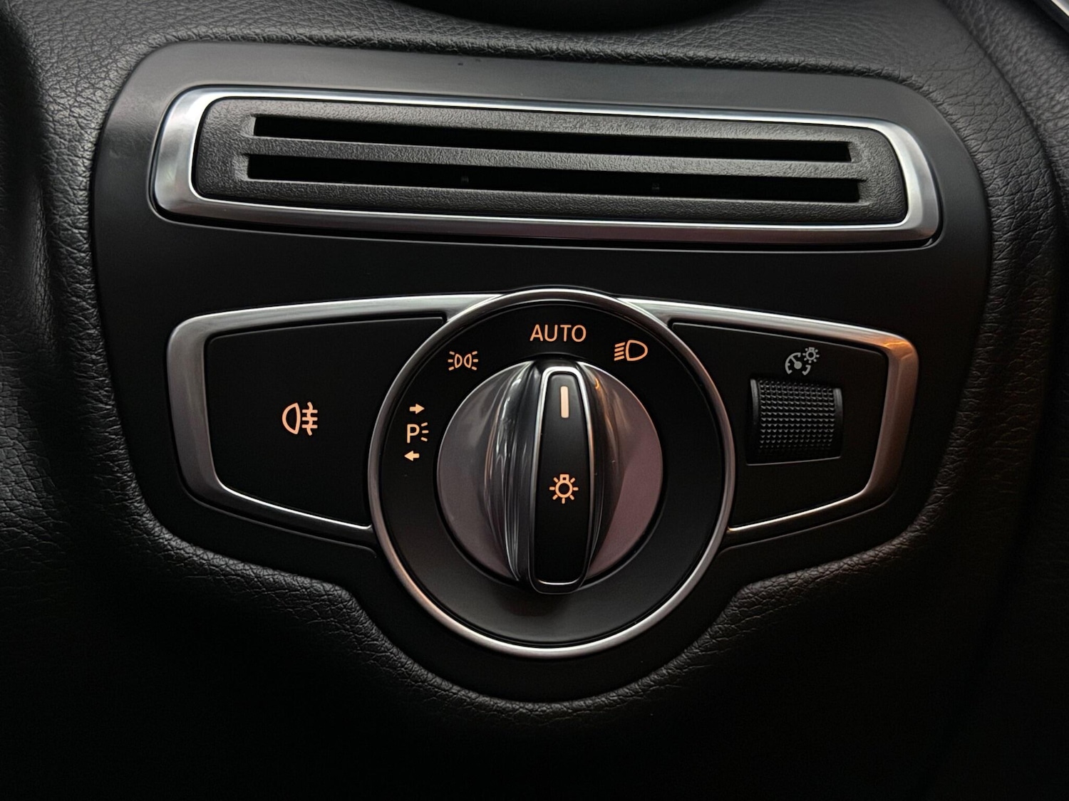 Used Mercedes-Benz C Class 2017 for sale - 77280051: Photo 30