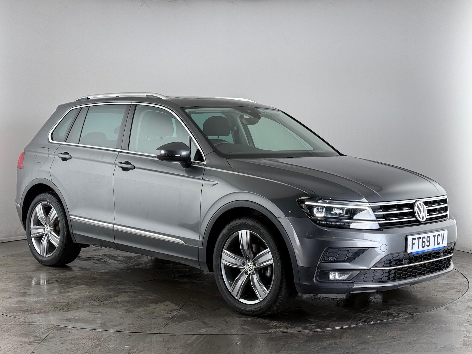 Used Volkswagen Tiguan 2019 for sale - 77182528: Photo 1