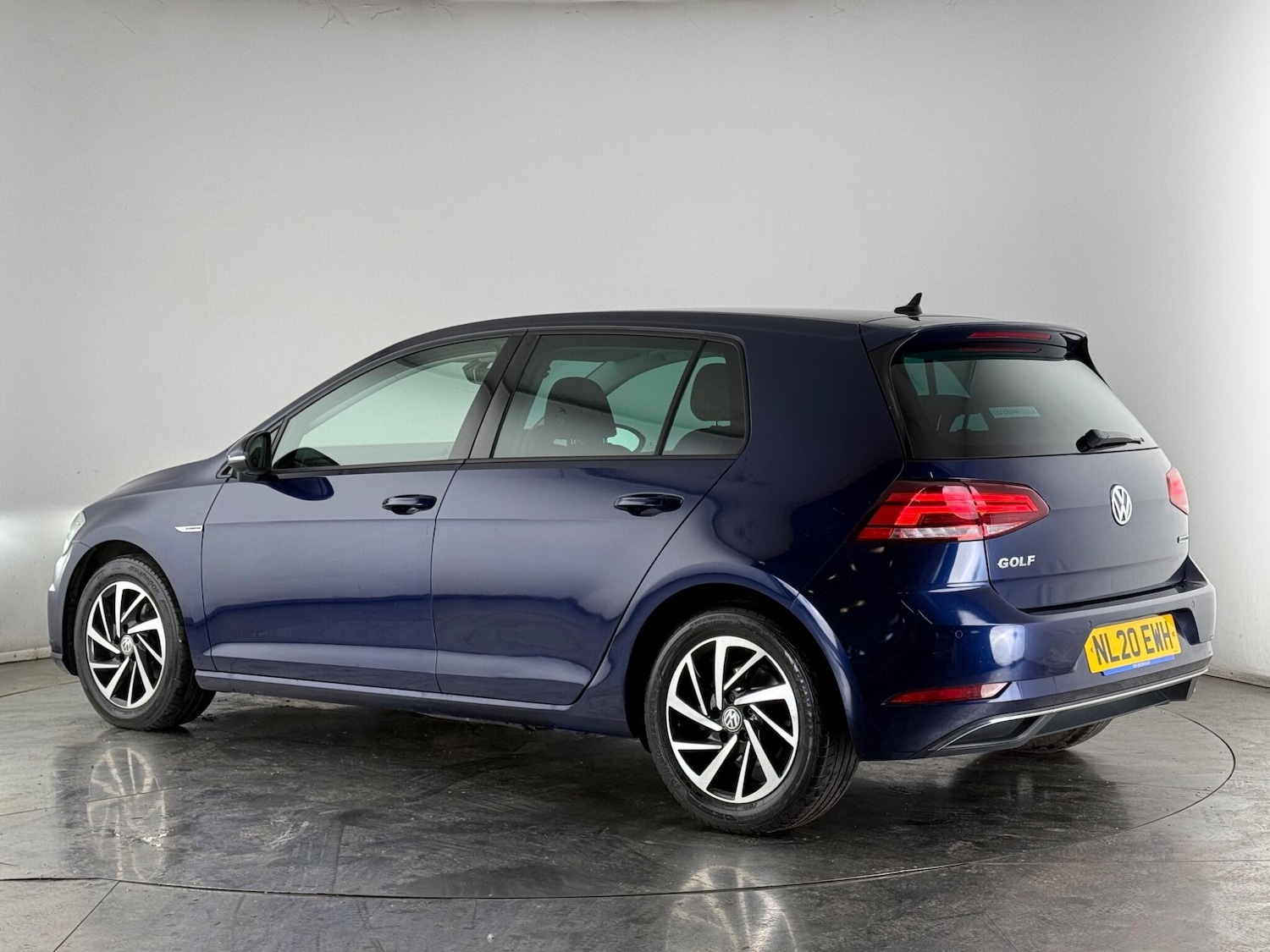 Used Volkswagen Golf 2020 for sale - 77676936: Photo 4