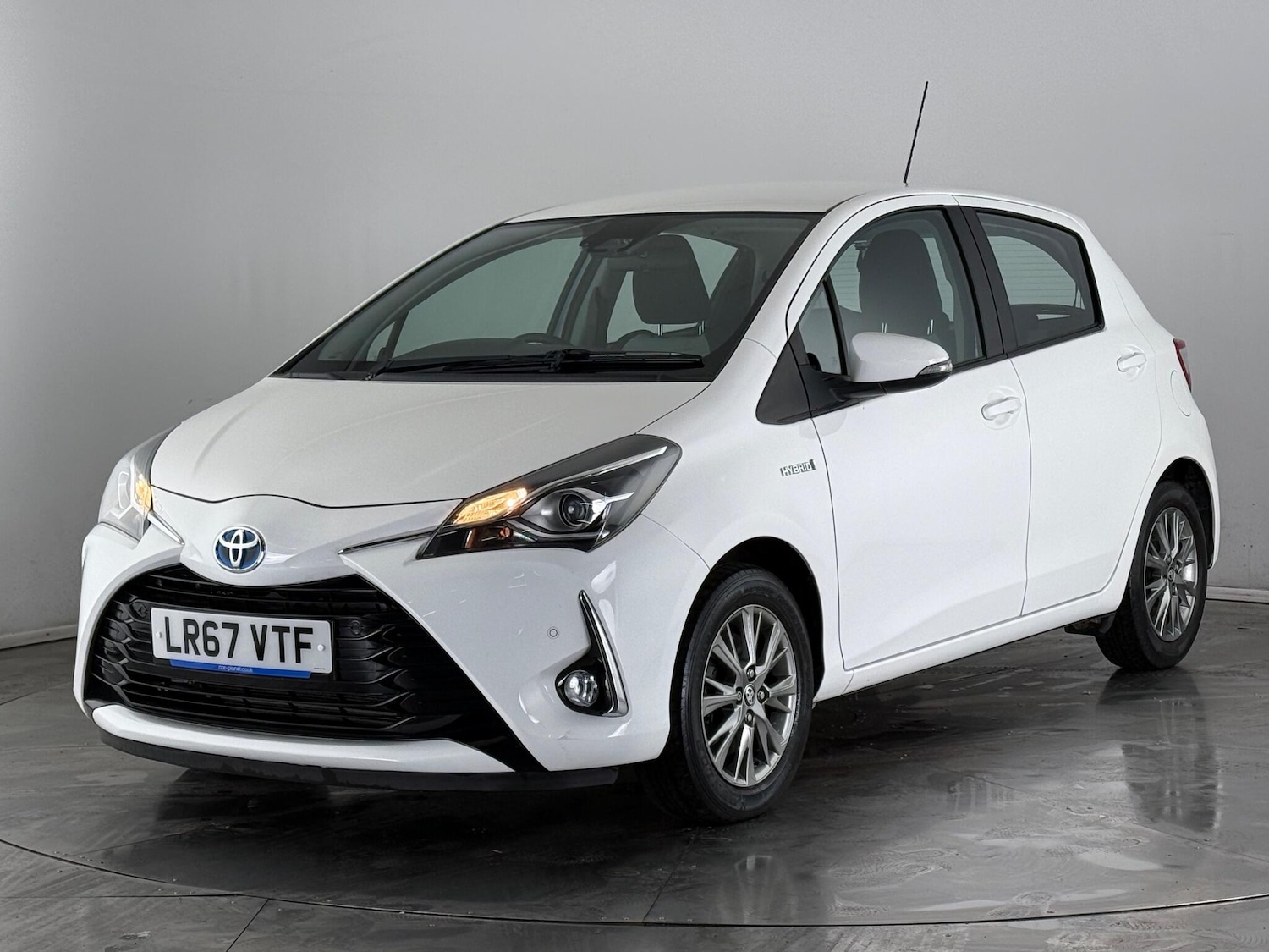 Used Toyota Yaris 2017 for sale - 77182714: Photo 3