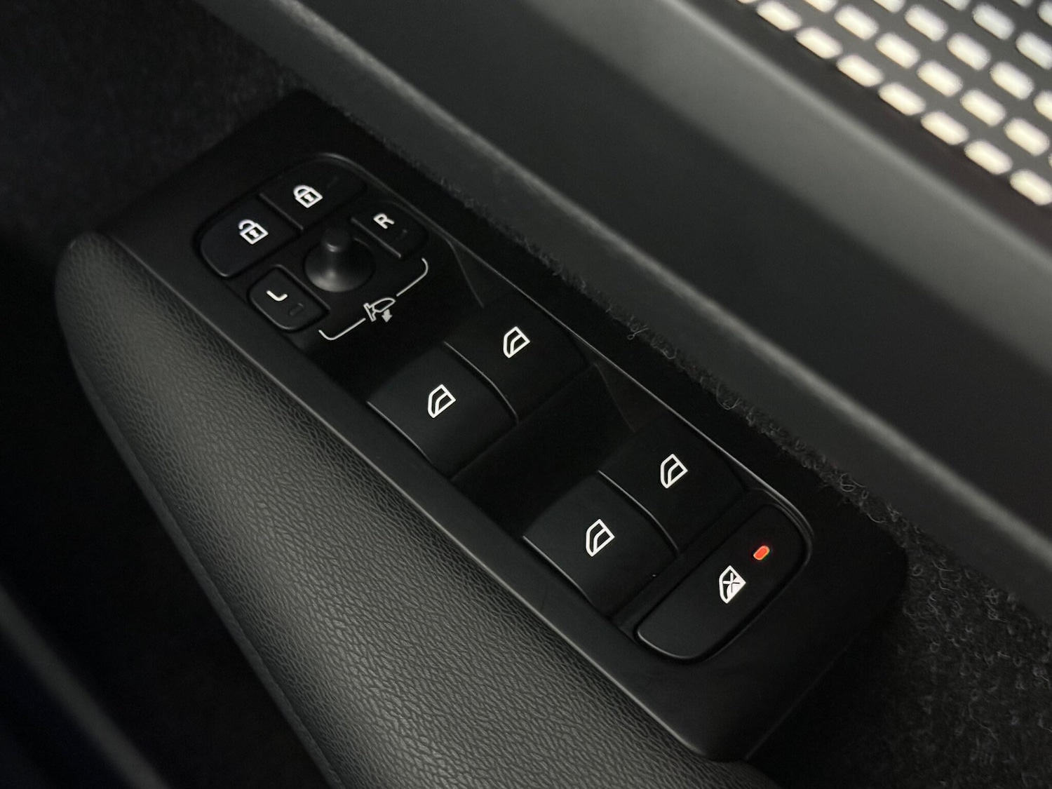 Used Volvo XC40 2021 for sale - 77243387: Photo 25