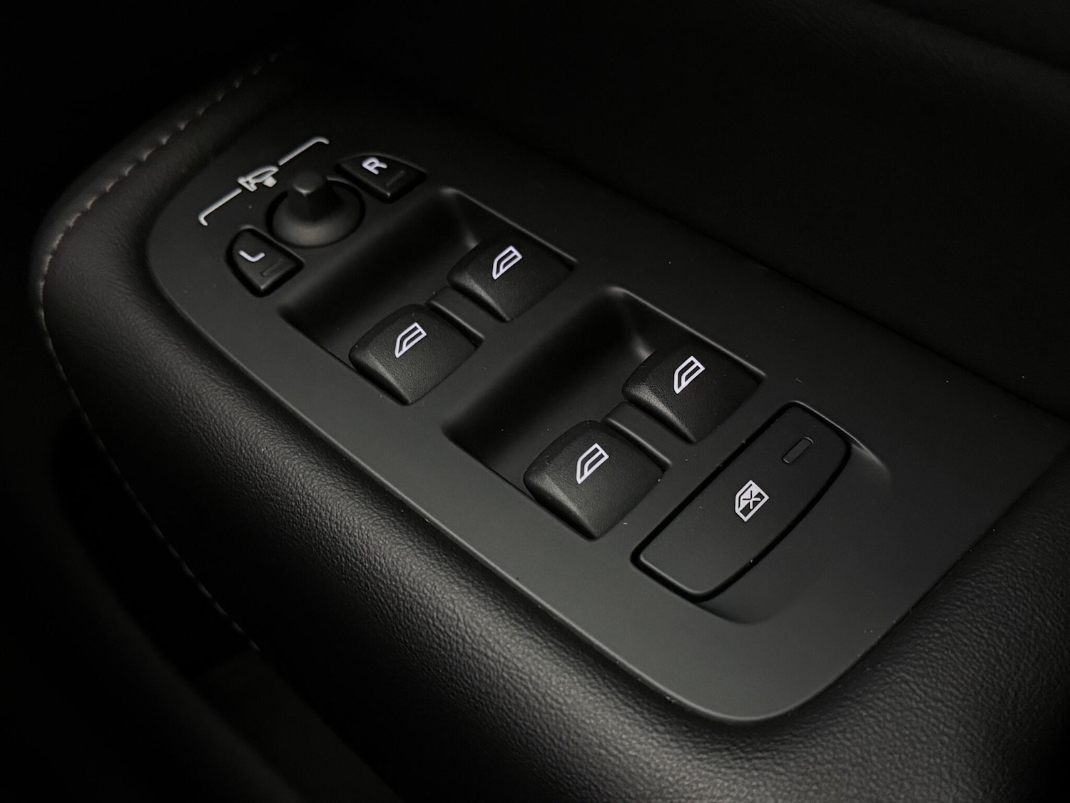 Used Volvo XC60 2019 for sale - 77243316: Photo 23