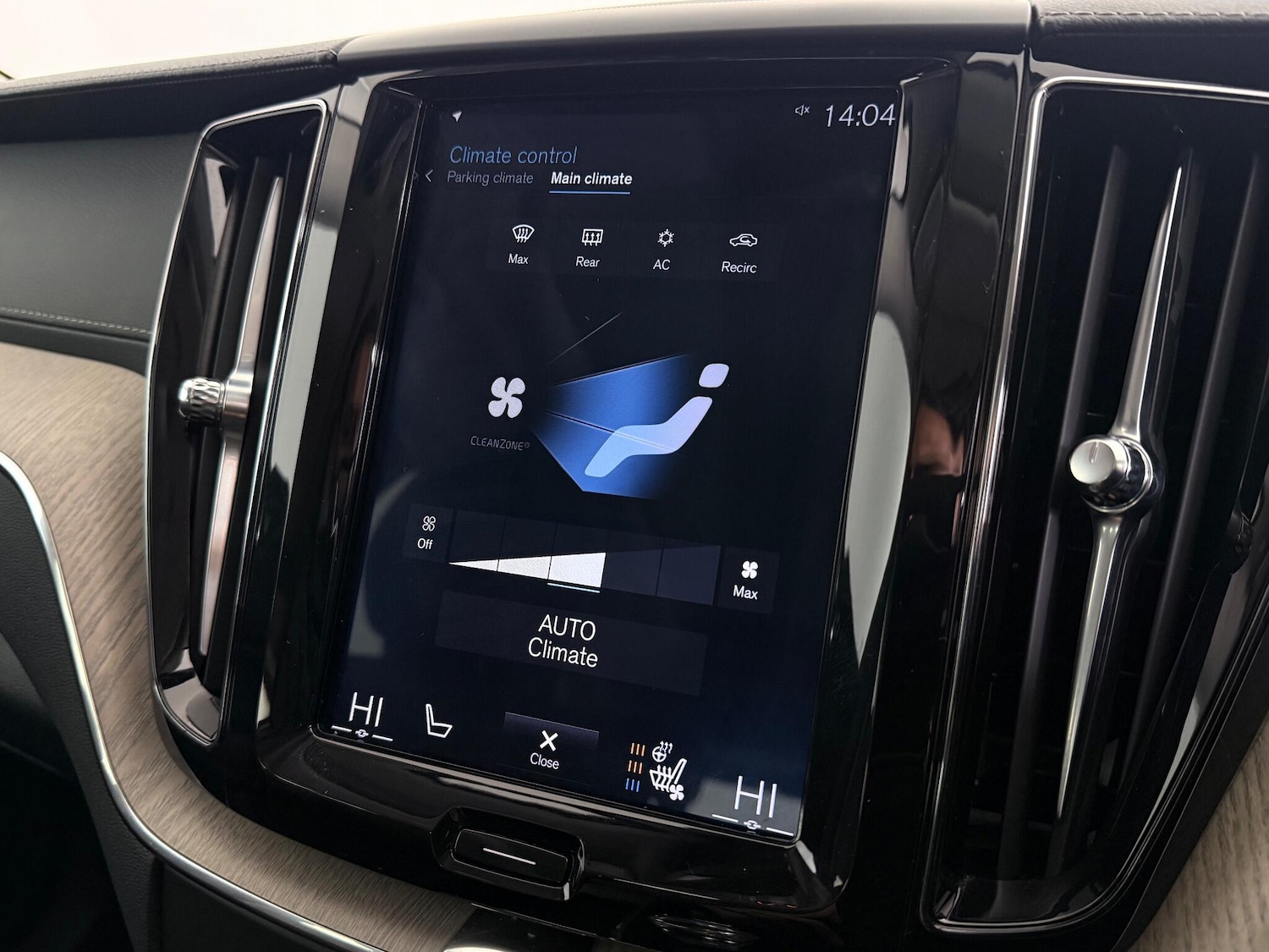 Used Volvo XC60 2019 for sale - 77243316: Photo 32