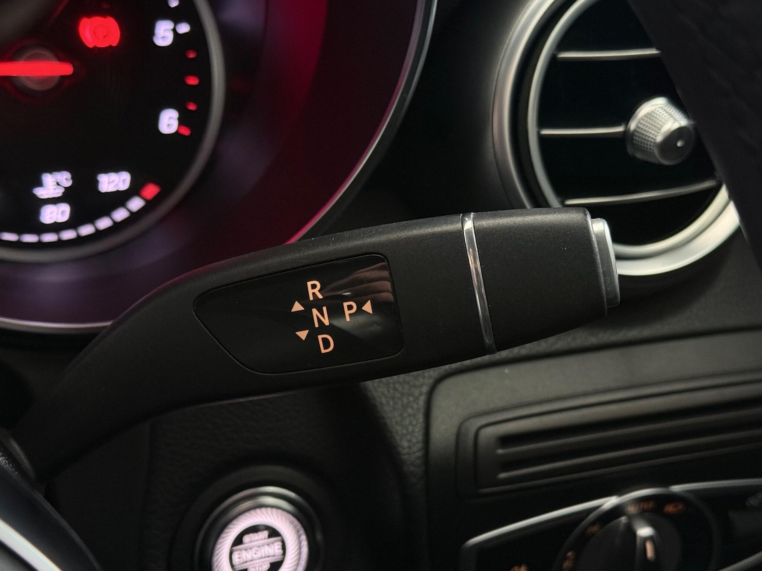 Used Mercedes-Benz GLC 2019 for sale - 77182868: Photo 24