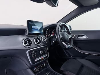 Used Mercedes-Benz GLA 2019 for sale - 79704817: Photo