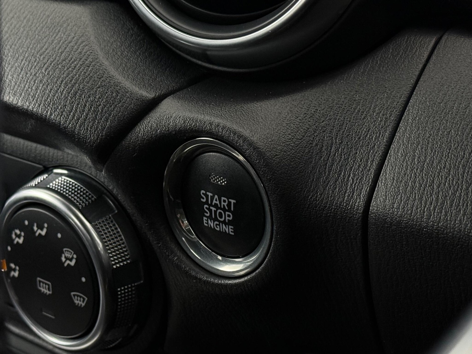 Used Fiat 124 Spider 2017 for sale - 77182471: Photo 38