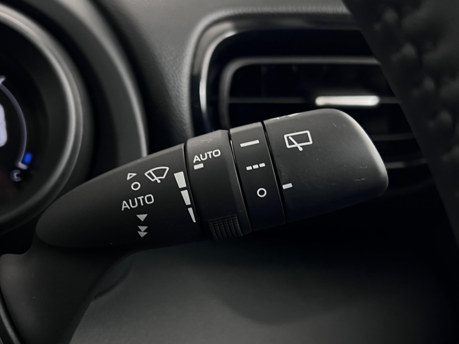 Used Toyota Yaris 2023 for sale - 77182623: Photo 19