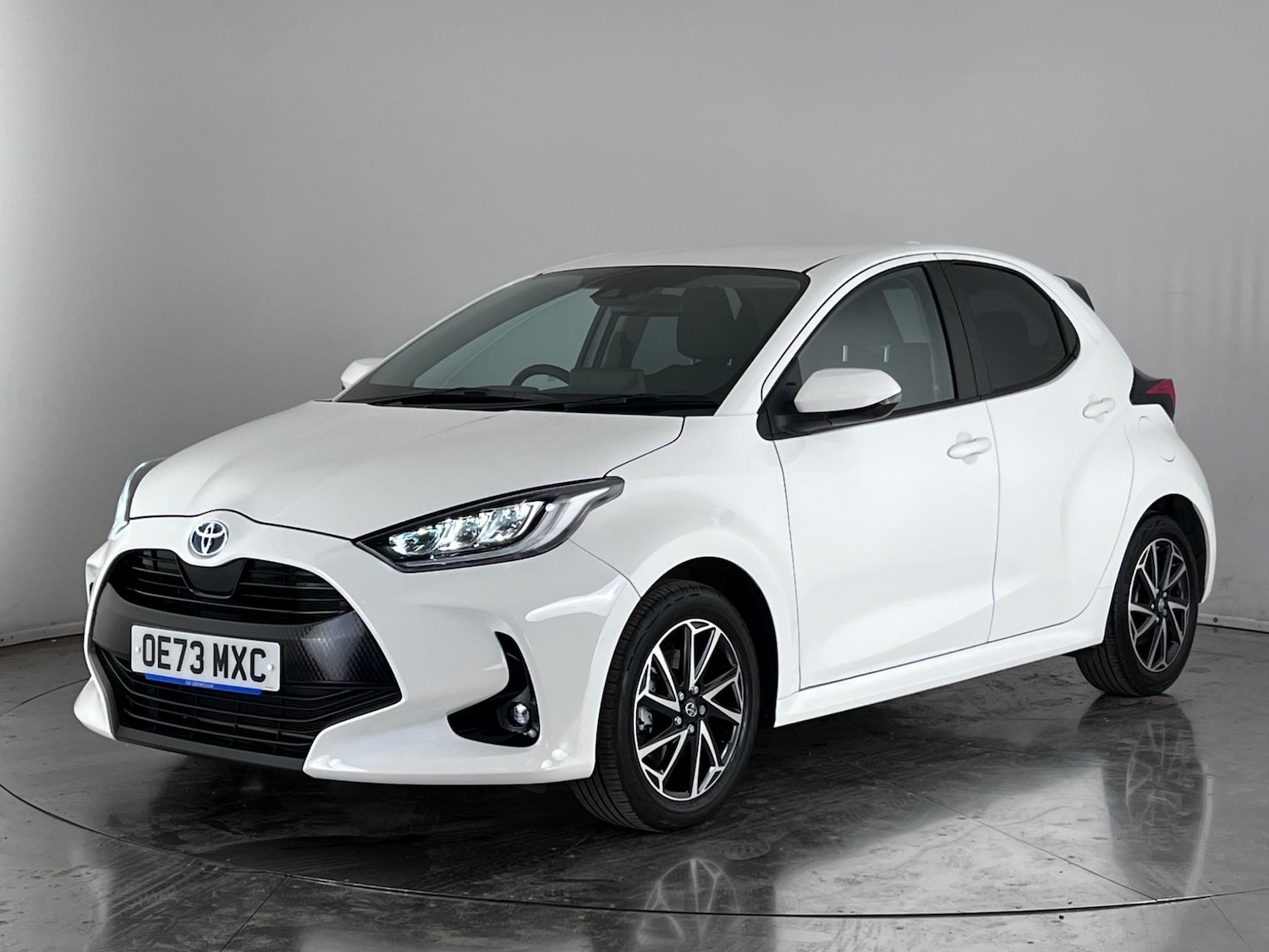 Used Toyota Yaris 2023 for sale - 77182623: Photo 2