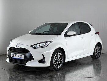 Used Toyota Yaris 2023 for sale - 77182623: Photo