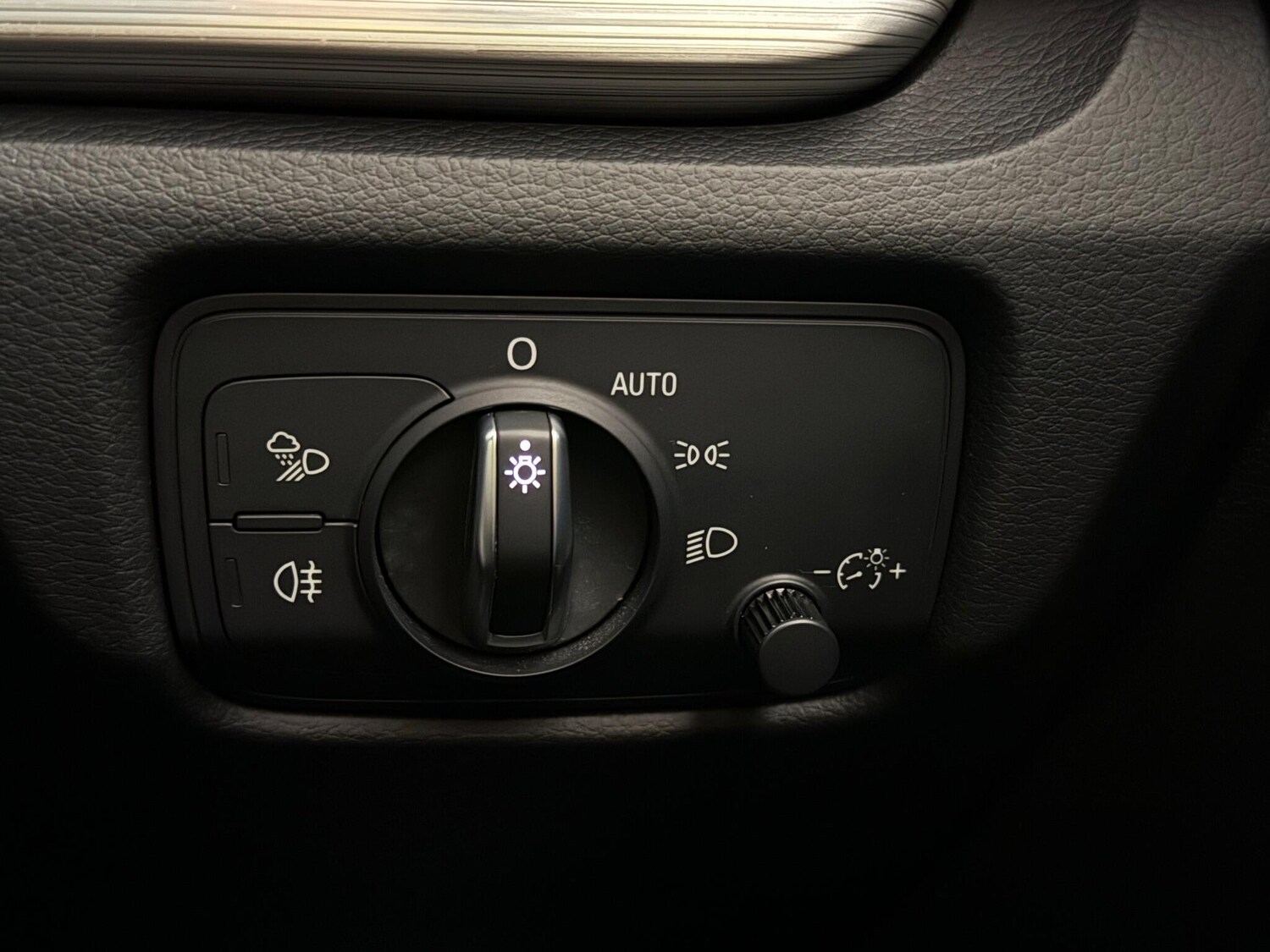 Used Audi A3 Cabriolet 2017 for sale - 77260128: Photo 37