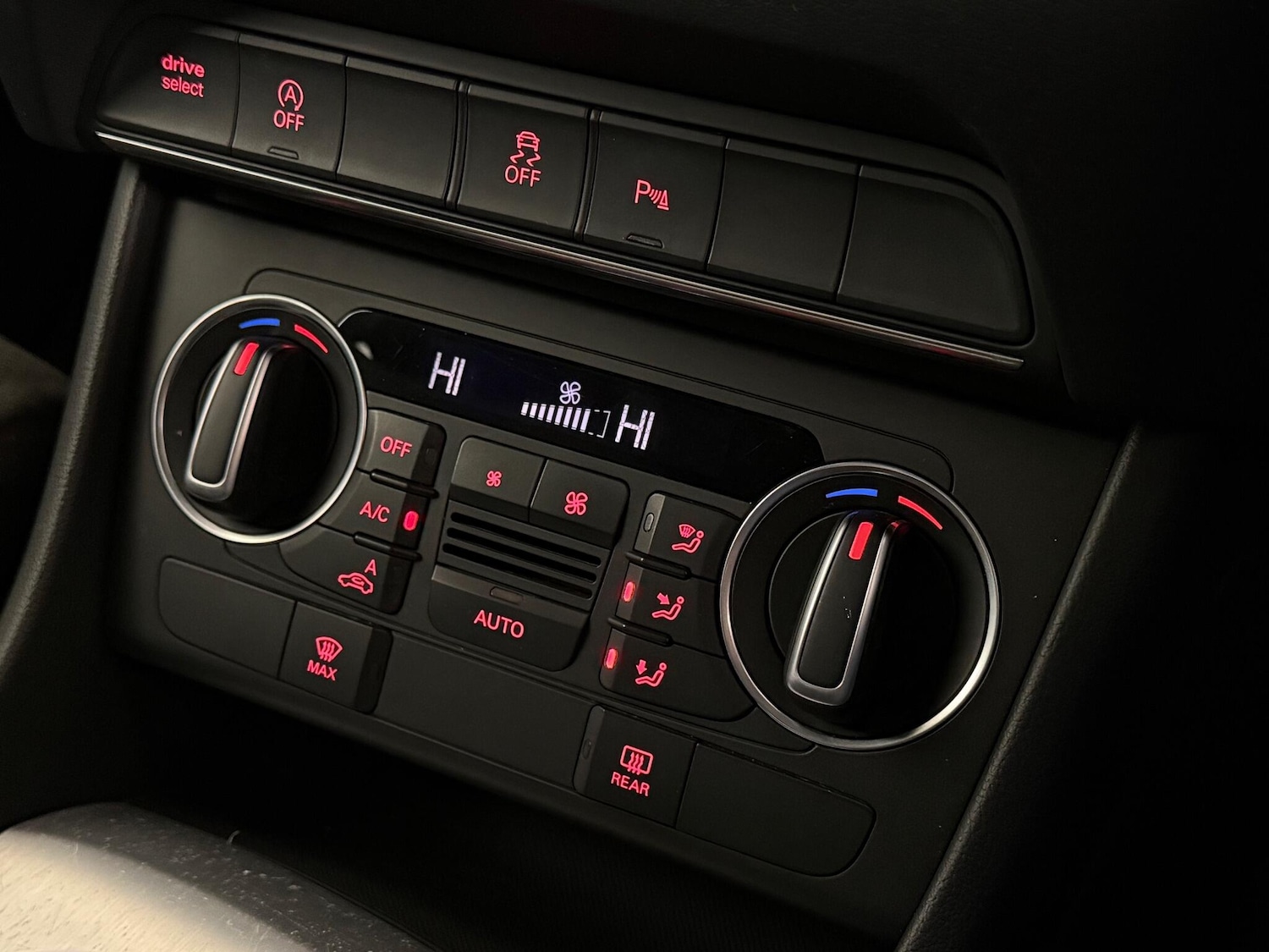 Used Audi Q3 2016 for sale - 77216656: Photo 23