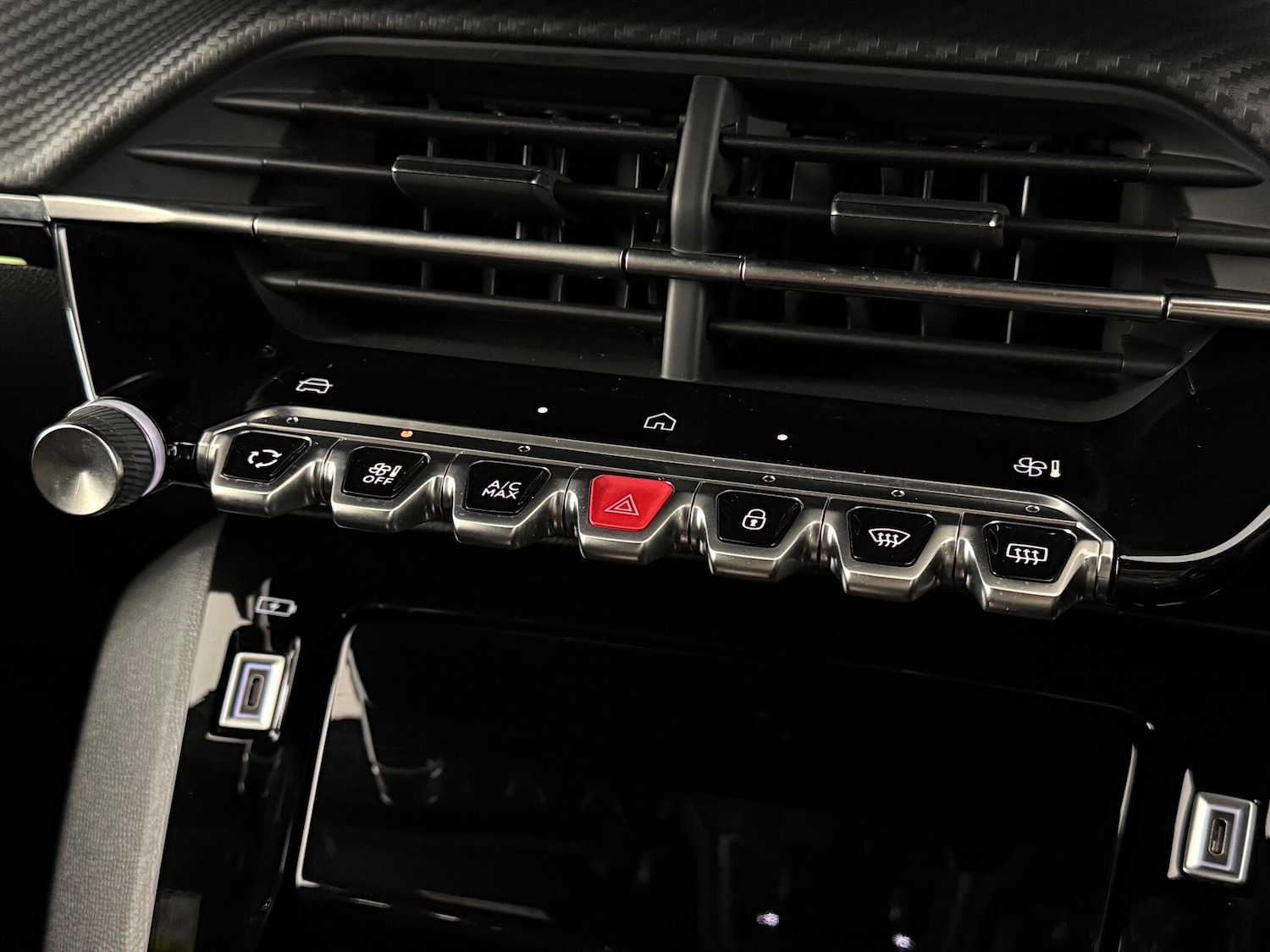 Used Peugeot 2008 2023 for sale - 76466776: Photo 40