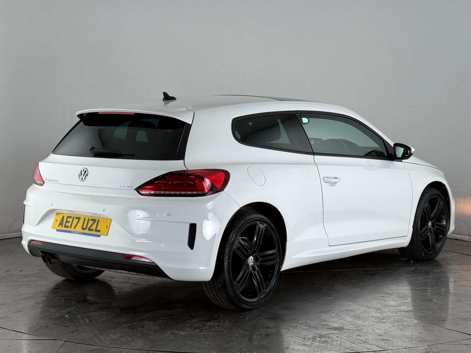 Used Volkswagen Scirocco 2017 for sale - 76467307: Photo 7